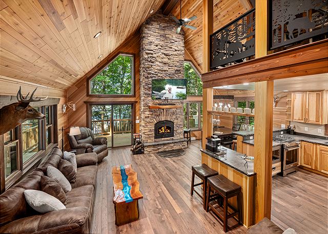 Majestic Maples | Kentuck Lake, Dock, Firepit, AC, Fireplace, Dogs OK